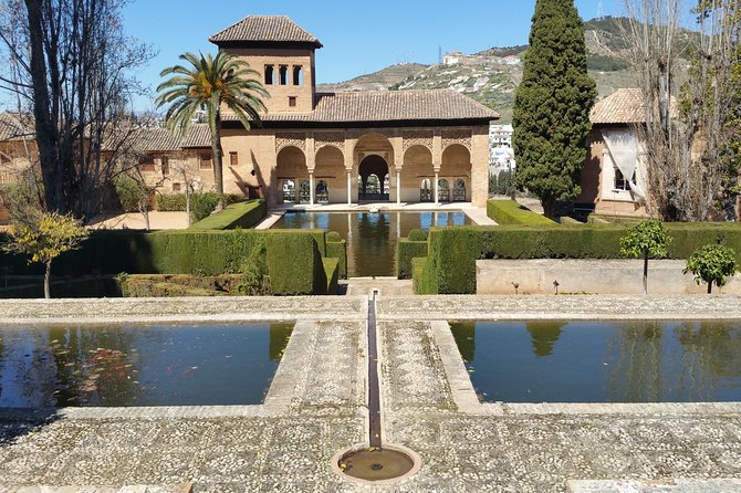 Alhambra Skip-the-Line Guided Tour - Tour Experience