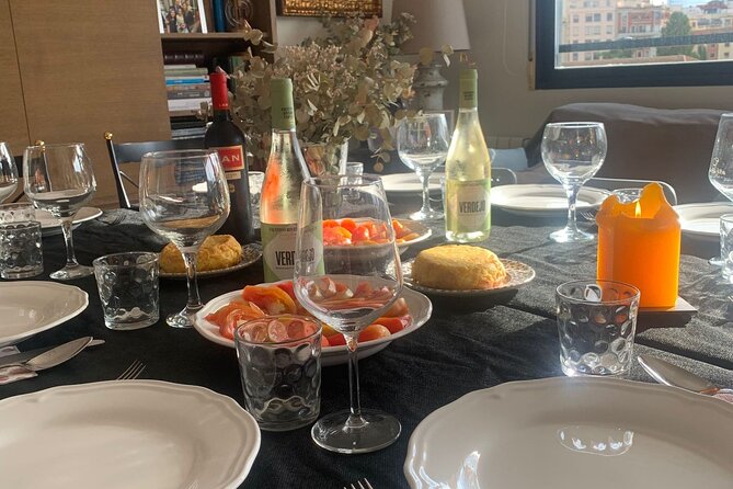 Authentic Paella Dinner in Valencia by MasterChef Contestants - The Sum Up