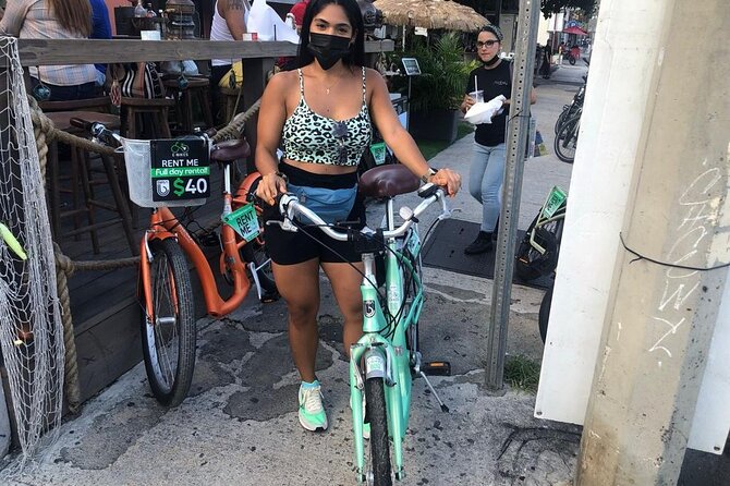 Beach Cruiser Regular Bike - Comfort Bicycle in Puerto Rico - Avoiding Traffic and Parking