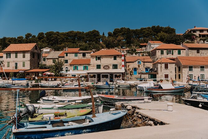 Blue Lagoon & Maslinica Half Day Tour From Trogir - Lunch and Refreshments