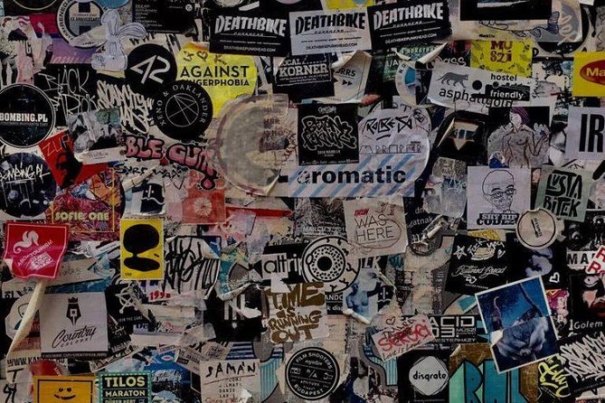 Budapest Urban Art - Private Street Art Tour With a Drink in a Ruin Bar - Immerse in Ruin Bar Experience