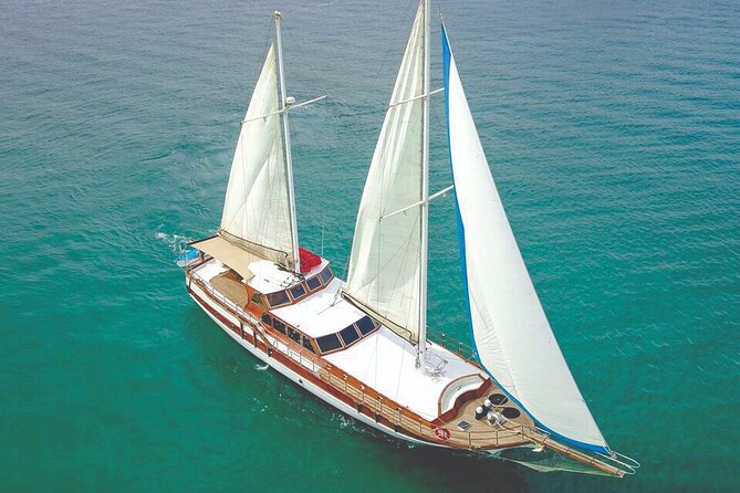 Cabo San Lucas Luxury Sailing Yacht and Dinner With a Chef - Booking and Cancellation Policy