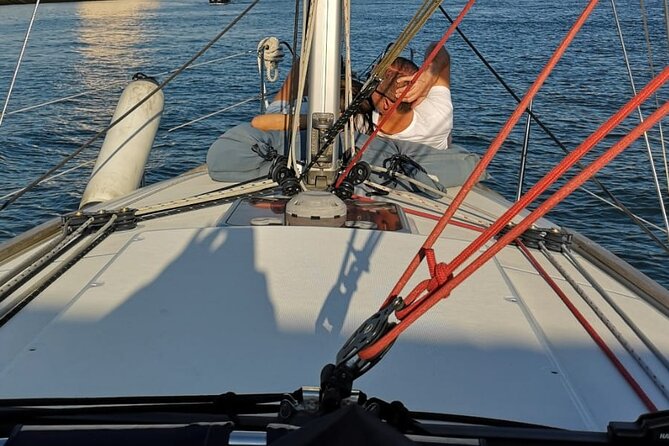 Cascais Romantic Private 2h Cruise With Sparkling Wine - Meeting and Logistical Details