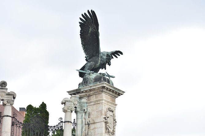 Castle District Tour With Matthias Church Ticket & Cake & Coffee - What to Expect on the Tour