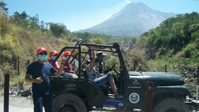 Day Trip to Merapi and Temples From Yogyakarta - Customer Reviews and Experiences