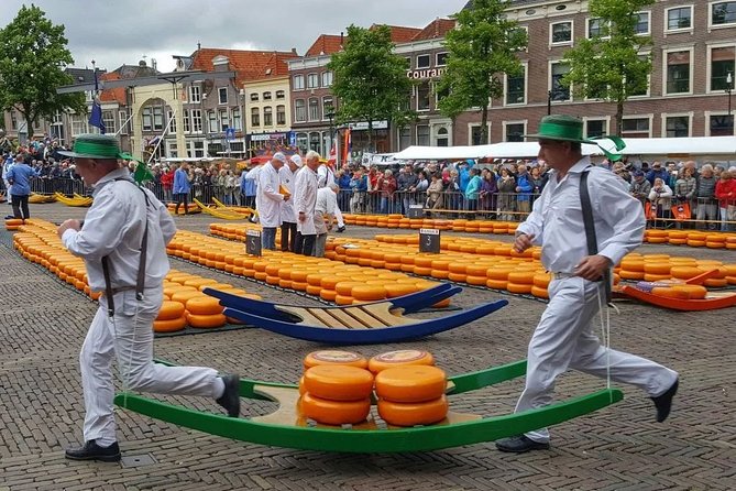 E-Scavenger Hunt Alkmaar: Explore the City at Your Own Pace - Engaging With the Smartphone App
