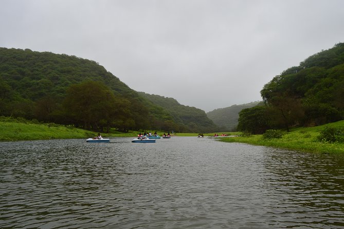 East & West Salalah Combination Tour - Darbat Waterfall, Mughsail - Discovering Sumharam and Taqa Castle