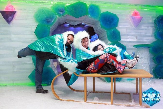 El Calafate: Yeti Ice Bar! - Roundtrip Hotel Transfers