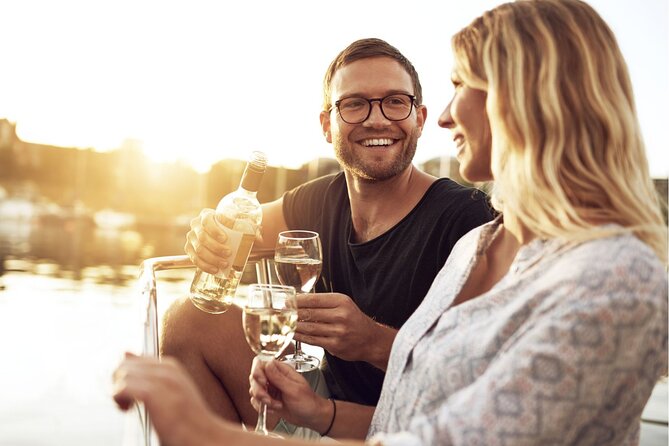 Experience Amsterdam Nightlife on Canal Cruise With Cheese & Wine - Unforgettable Nightlife Cruise Experience