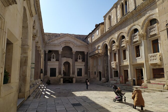 Experience Split With Local Professional Historian - Private - Accessibility and Flexibility