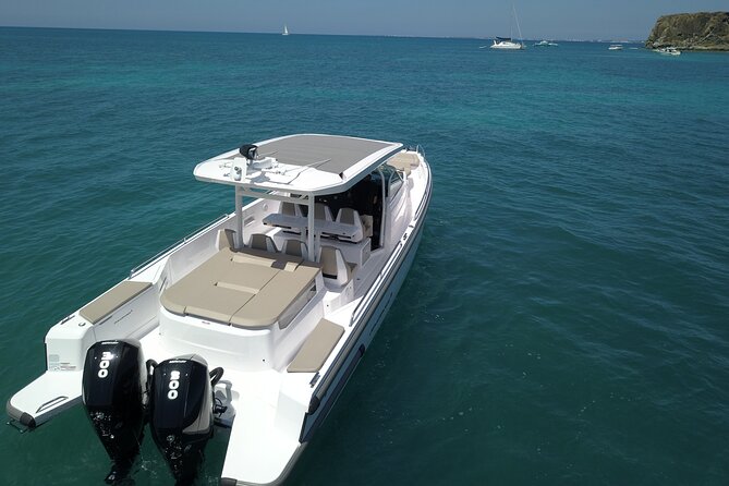 Full-Day Private Luxury Yacht Tour in Anguilla - Onboard Amenities