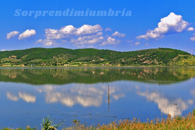 Fun Kayaking in Lake Trasimeno With Lunch - Umbria - Discovering Polvese Island and Local Cuisine