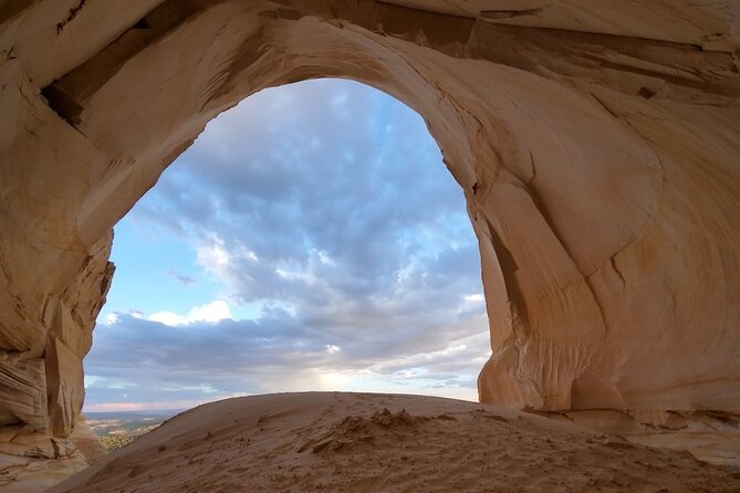 Guided-Hike Through Peekaboo + Great Chamber/Cutler Point Combo (Small Group) - Frequently Asked Questions