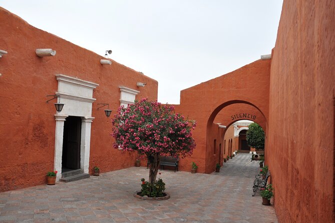 Half-Day Arequipa Private City Tour Including Santa Catalina Monastery - The Captivating Santa Catalina Monastery