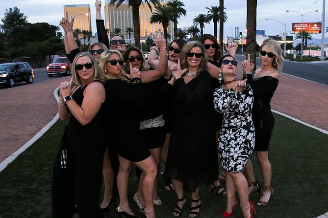 Las Vegas Photo Tour by Luxurious Vehicle - Personalized Photography Experience