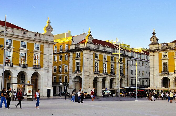 Lisbon to Porto With Stops Óbidos-Nazaré-Fátima-Coimbra-Aveiro - Accessibility