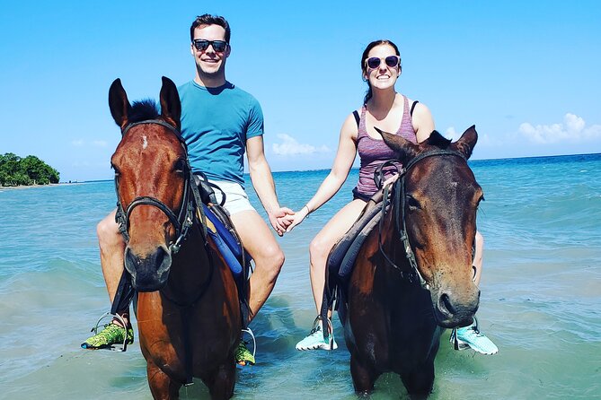 Negril 7MILE Beach and Ricks Café Day Tour & Souvenir Shopping - Experience Ricks Café