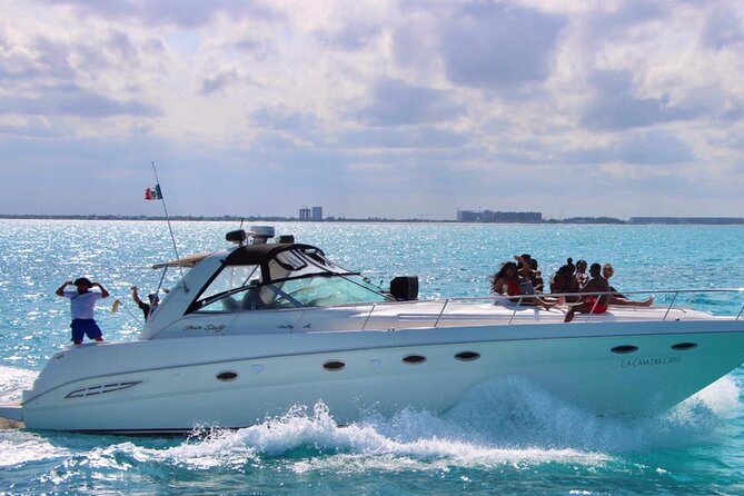 Private 48ft Premium Yacht Rental in Cancún 23P8 - Traveler Feedback: Overall Rating