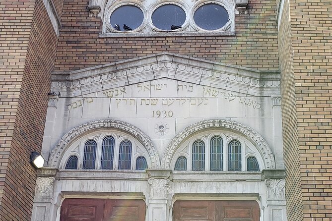 Private Jewish Walking Tours in Toronto - Exploring Kensington Market