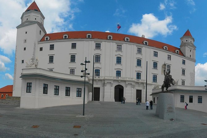 Private Transfer From Budapest to Vienna With a Great Guided Tour in Bratislava - Arriving in Vienna