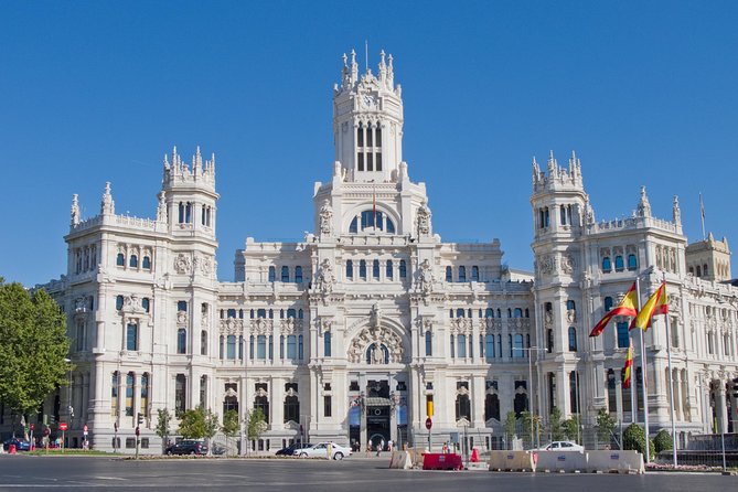 Private Transfer: Madrid to Madrid Airport MAD in Business Car - Safety and Comfort