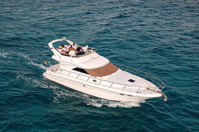 Rent a Private 46ft Yacht in Cancun Bay - Crew Attentiveness and Service Quality