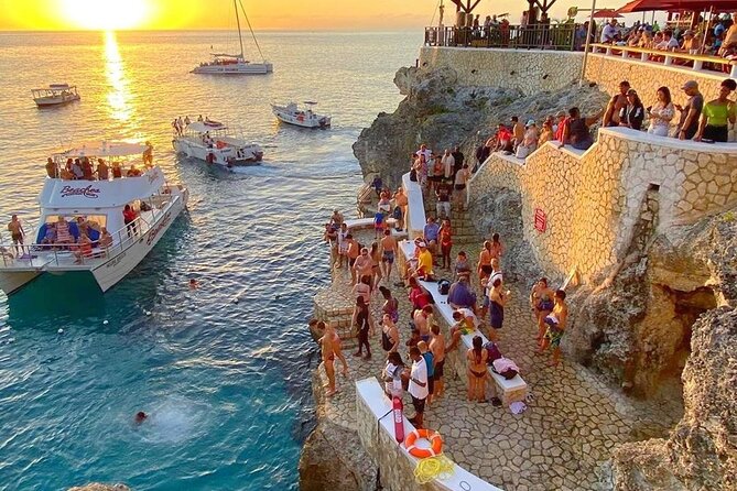 Ricks Cafe Negril & Sunset - Cliff Diving Experiences