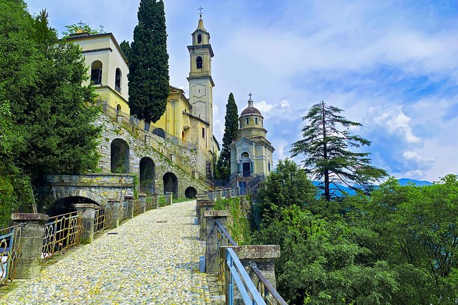 Road Bike Tour in Lake Como & Bellagio - Language Options