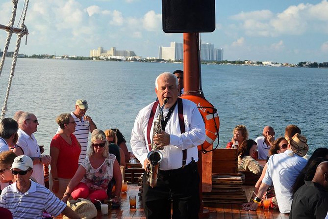 Romantic Dinner on a Spanish Galeon in Cancun - What to Expect