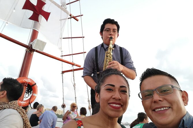Romantic Experience Sailing Over the Lagoon in Cancun - 2 X 1 - Frequently Asked Questions