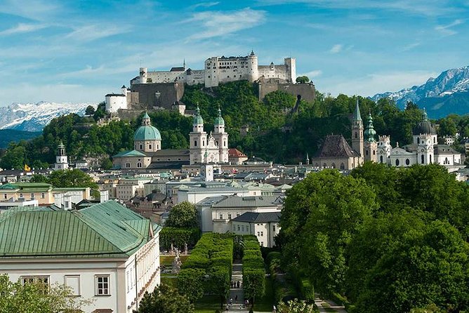 Salzburg Introduction Walking Tour - Historian Guide Insights