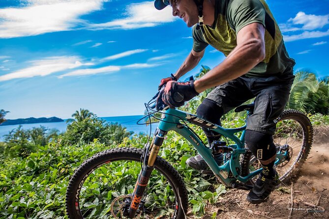 SINGLETRACK MOUNTAIN BIKE - Guided Through the Jungle - Tour Highlights