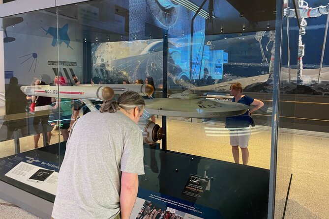 Smithsonian Museums Walking Tour With Reserved Air & Space Entry - Sum Up