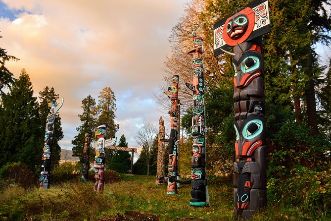 Stanley Park & English Bay Golden Hour Photography - Recommended Attire and Weather Conditions