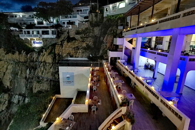 Sunset + High Cliff Divers La Quebrada at La Perla - Only Drinks - Frequently Asked Questions