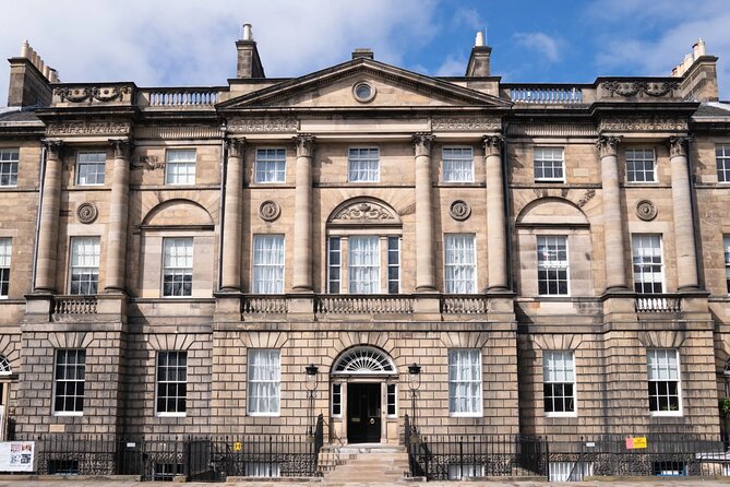 Theatrical Tour in Spanish New City Edinburgh - Preparing for the Theatrical Tour Experience