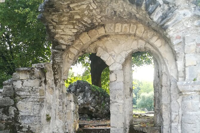 Walking Tour: Tremezzo, Isola Comacina , Villa Balbianello - Historical Insights and Local Landmarks