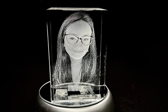 We Engrave Your Favorite Photo in Personalized 3D Crystal - Location and Operating Hours