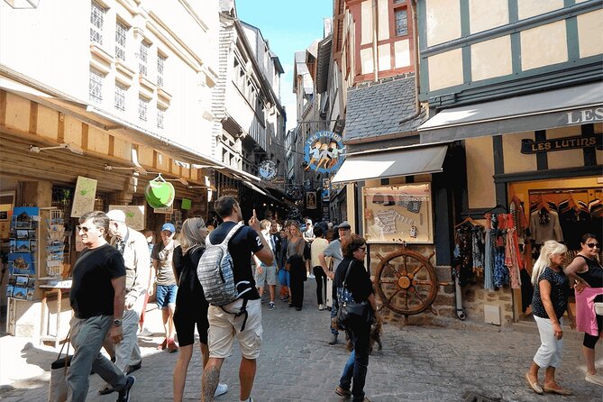 2-Hour Guided Walking Tour of the Mont Saint Michel - Taking in History