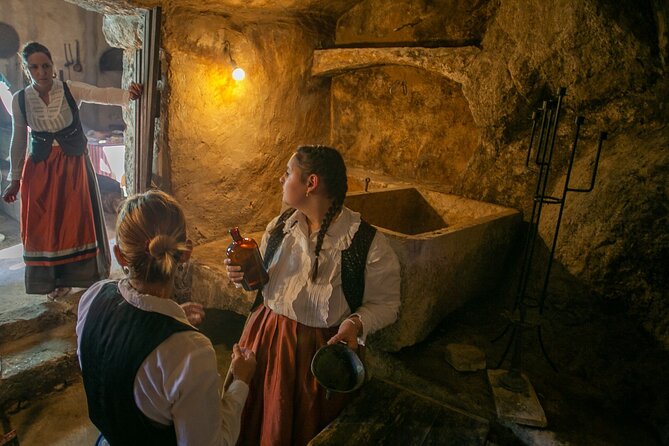 Back to the Roots - Ancient Island Interactive Experience - Activity Description