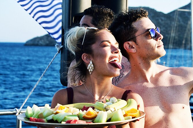 Boat Party With Swimming Stop Experience in Mykonos - Sunset Cocktail Cruising