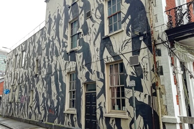 Cardiff Private Dark History Tour - Personalized Tour Experience