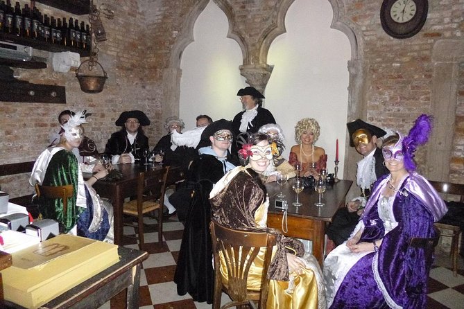 Venice: Venetian Style Carnival Pub Crawl - Booking Information