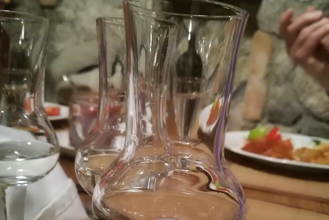 Wine and History Half-Day Tour From Budapest With Lunch and Tastings - Guest Reviews and Feedback