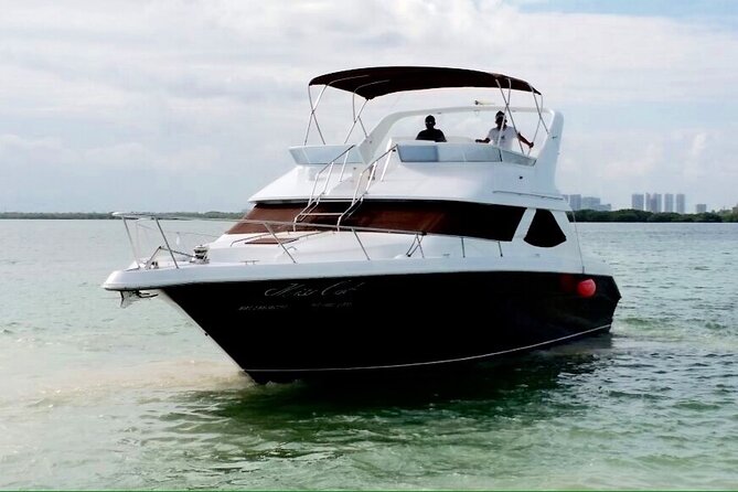 Yacht 48FT Rental in Cancun for up to 15 People - Exclusive Yacht Rental Experience