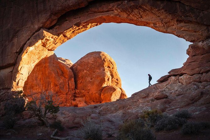 Arches NP Hidden Arches Solitaire Desert Hike Private - Good To Know