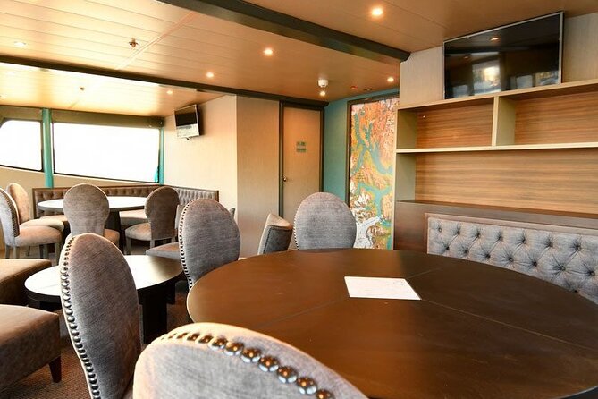 Boat Tour at Premium Lounge - VIP Glaciares Gourmet + Pick up - Tour Overview
