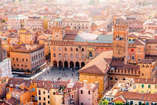 Bologna Scavenger Hunt and Best Landmarks Self-Guided Tour - Meeting Information