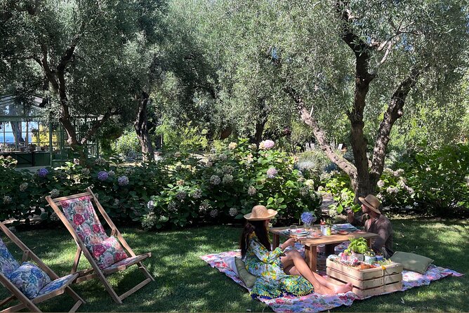 Botanical Picnic in a Historical Garden in the Heart of Sorrento - Key Points