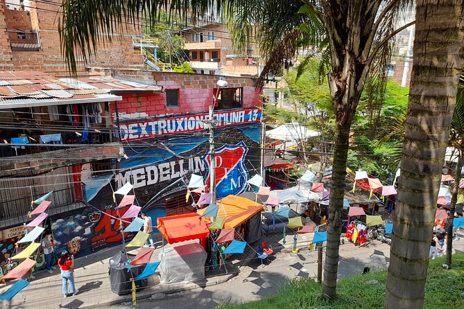 Botero Plaza and Comuna 13 Tour Includes the Metrocable - Inclusions